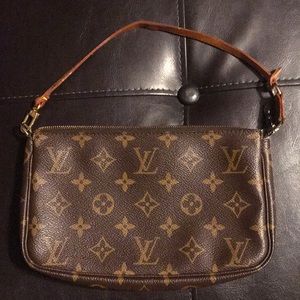Louis Vuitton Pochette Monogram